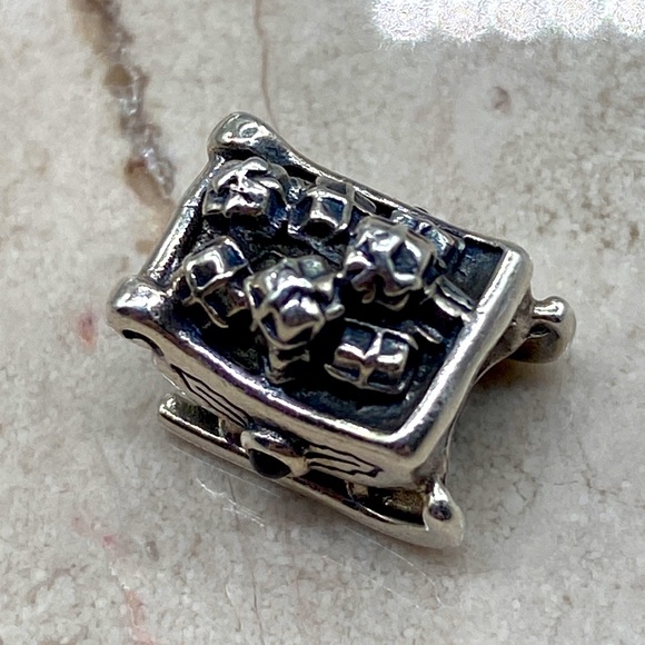Authentic Pandora Christmas sleigh in sterling silver with red CZ ❤️ - Picture 4 of 5
